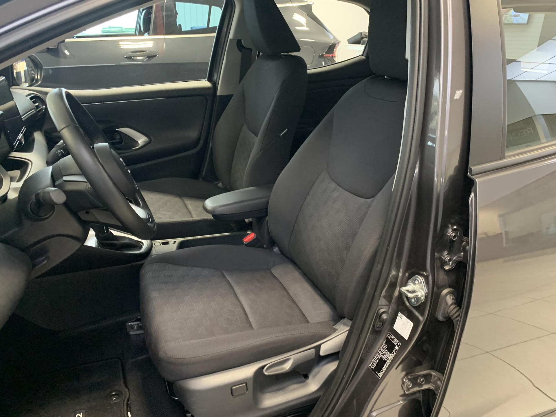 46956157-11.jpg