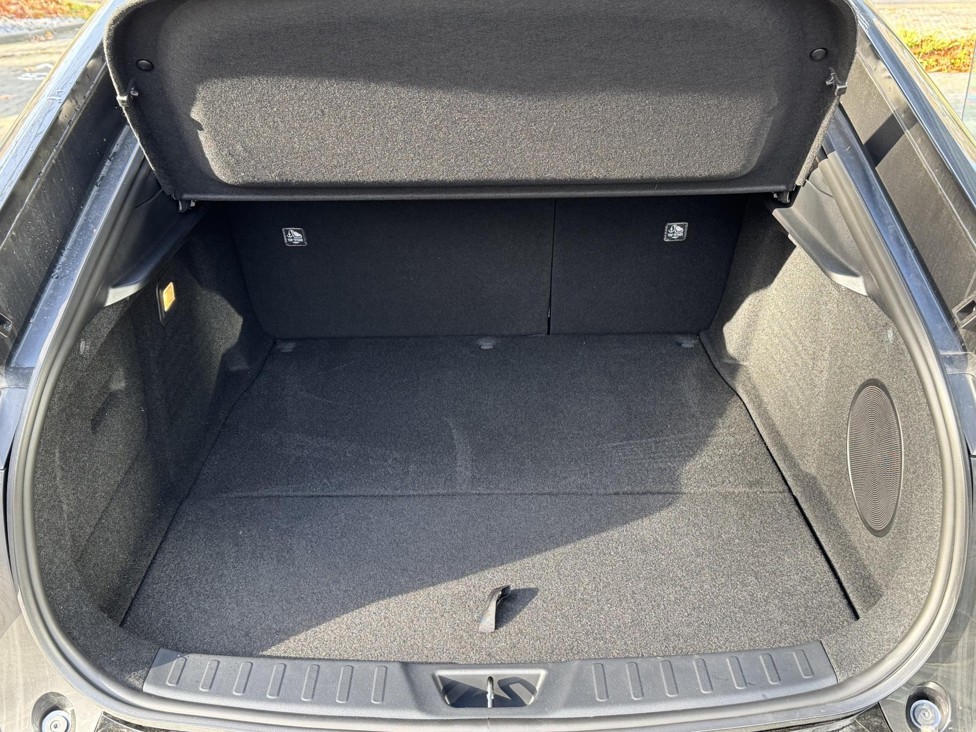 48954422-34.jpg