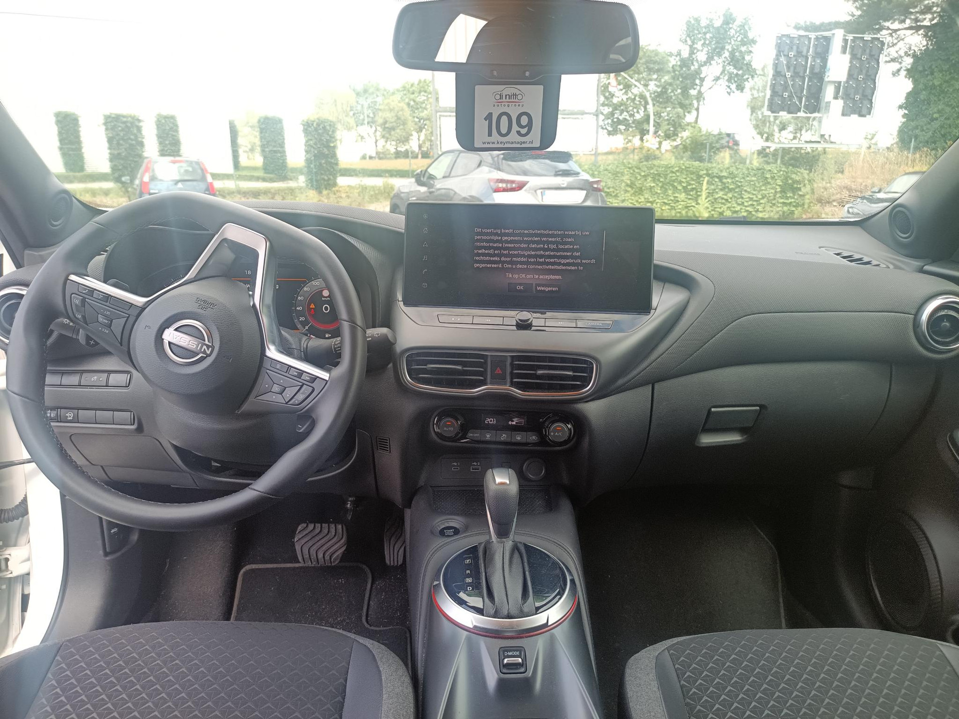 53510611-7.jpg